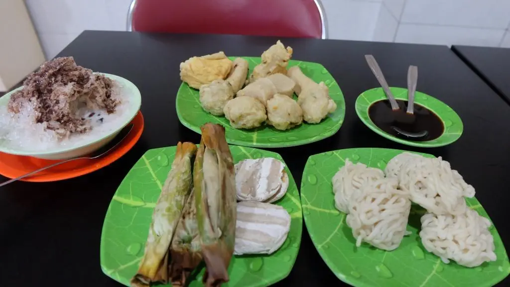 Pempek & Cilok P. Effendi: Santapan Hangat di Jantung Cilacap